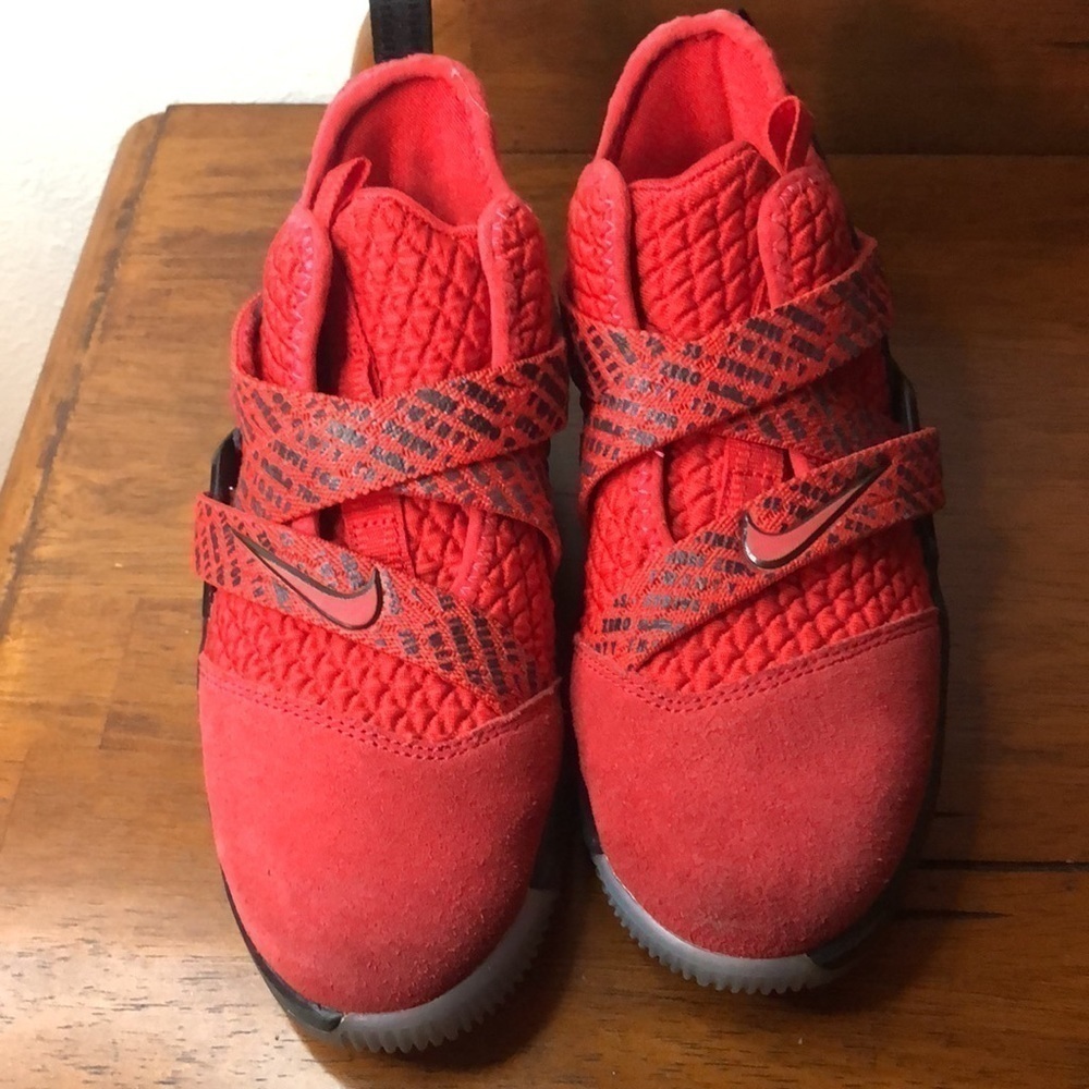 Nike Kids Lebron Soldier 12 Size 12C
